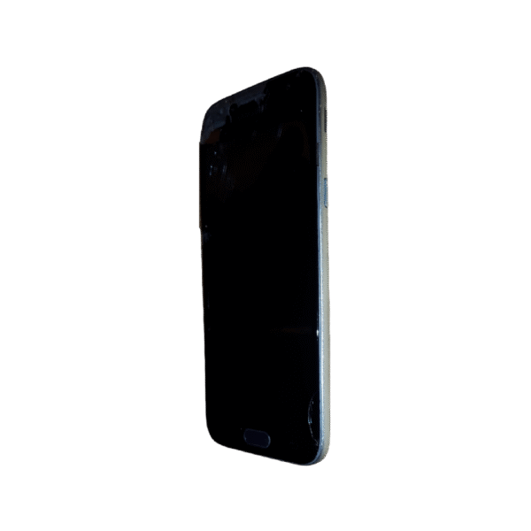 تصویر گوشی موبایل سامسونگ Galaxy J5 2017 مدل Samsung SM-J530F/DS با طراحی زیبا و صفحه نمایش بزرگ