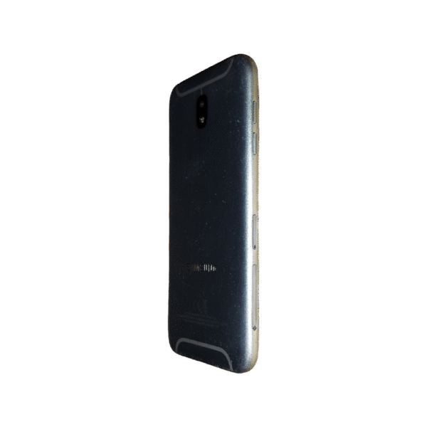 تصویر گوشی موبایل سامسونگ Galaxy J5 2017 مدل Samsung SM-J530F/DS با طراحی زیبا و صفحه نمایش بزرگ