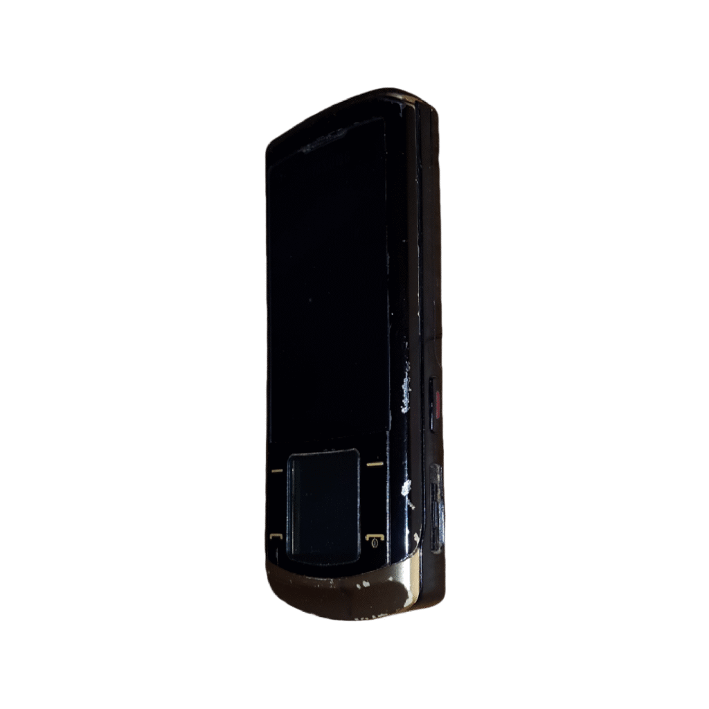 تصویر گوشی سامسونگ U900 Soul با کد مدل Samsung SGH-U900 که طراحی زیبا و باریکی دارد
