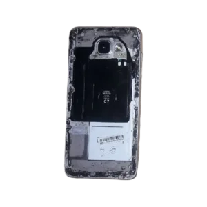 طراحی شیشه-فلزی پشت گوشی Samsung Galaxy A5 2016