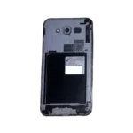 طراحی ساده و کاربردی پشت Samsung Galaxy J7