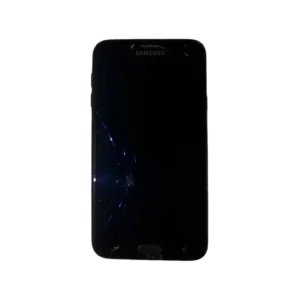 گوشی سامسونگ گلکسی J4 از نمای جلو