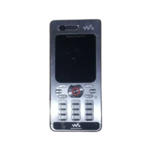 گوشی سونی اریکسون W880 از نمای جلو