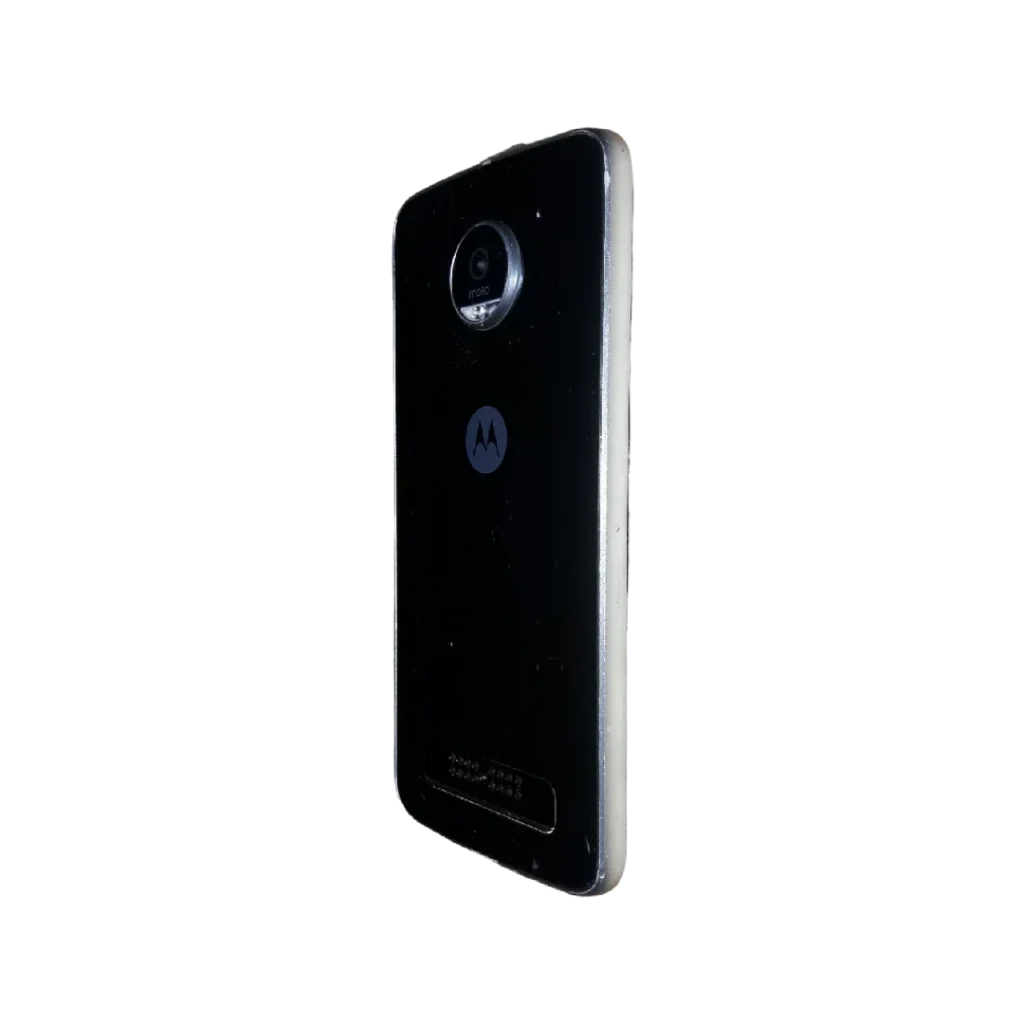 نمای جانبی Moto Z Play با ضخامت بسیار کم