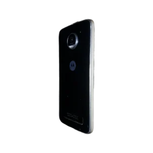 نمای جانبی Moto Z Play با ضخامت بسیار کم